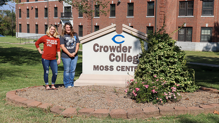 Students outside the crowder campus in Nevada. 